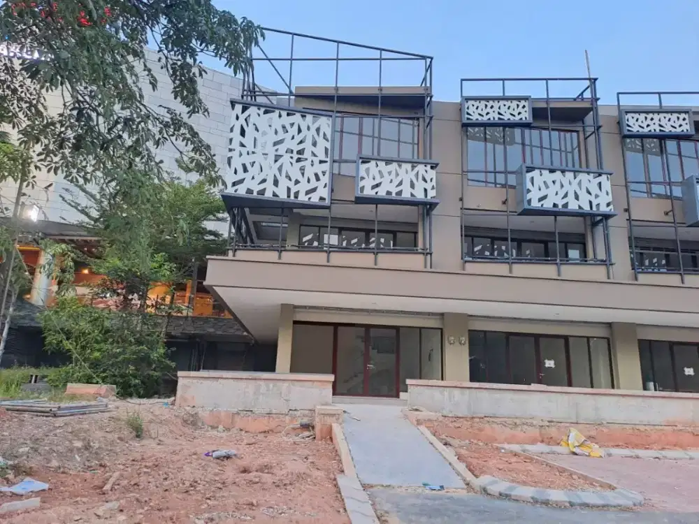 DIJUAL / DISEWAKAN RUKO HOOK 3 LANTAI ORCHARD PARK, BATAM