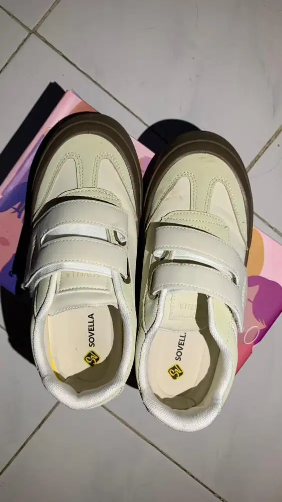 jual sepatu baru sekali pake