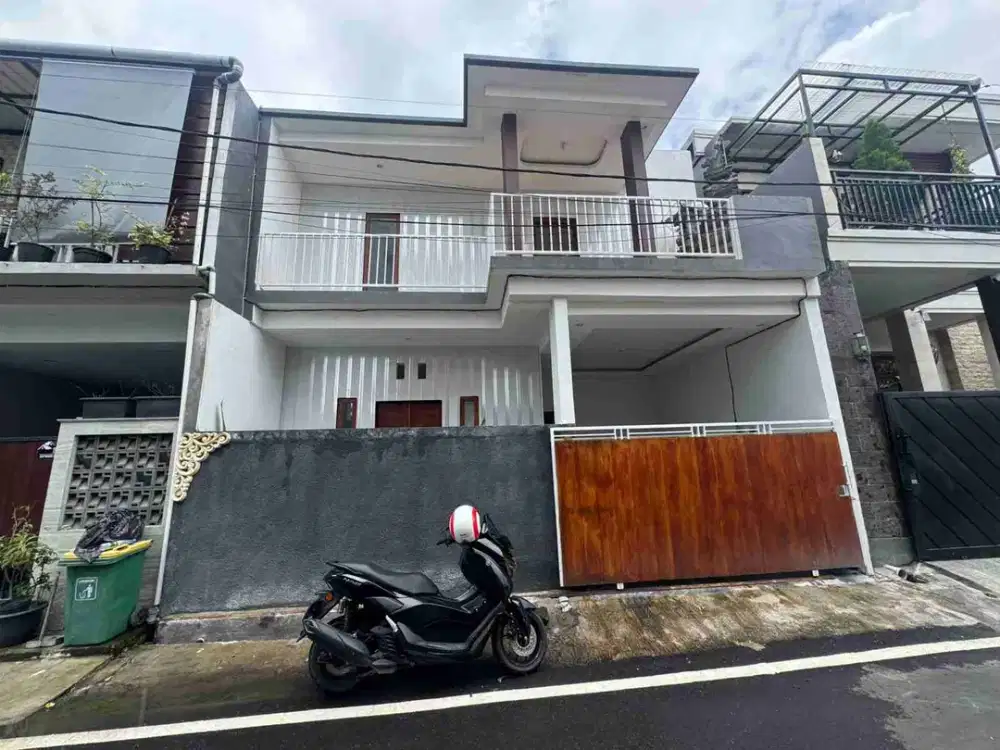 Sale rumah 2lt ada taman lingk perum elit sekar jepun jl6mtr hotmik