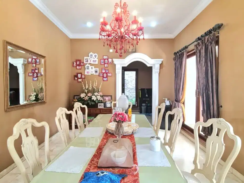 Tanah Bonus Rumah Bagus Siap Huni Letak Komeril di Veteran Bintaro - Jakarta Selatan