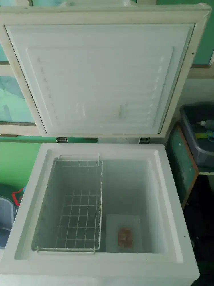 DIJUAL CEPAT FREEZER SANWO