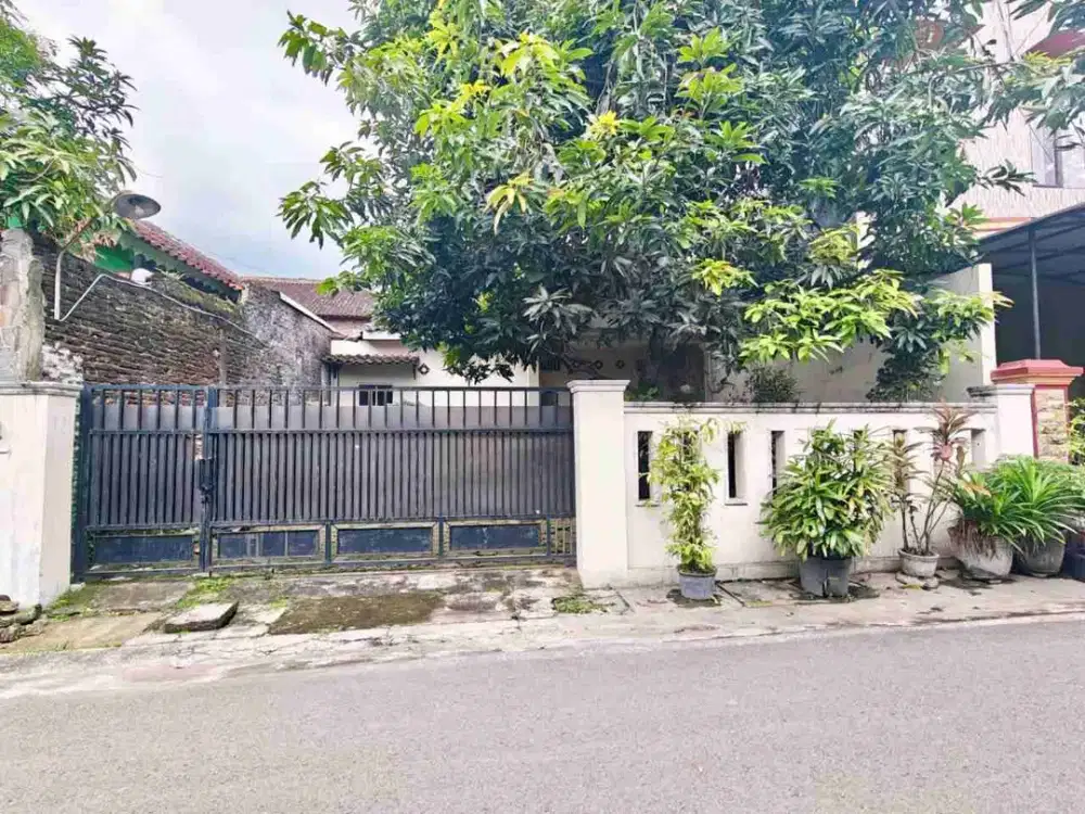 Rumah Bagus Strategis dekat Kampus Unisri