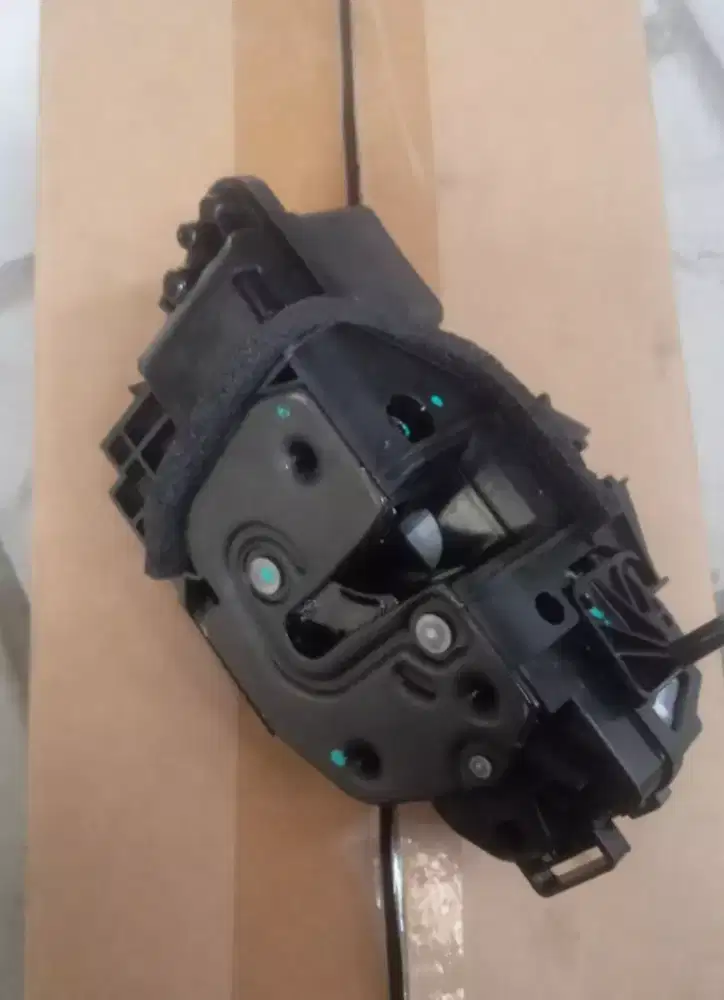 Door lock pintu mobil BYD atto 3