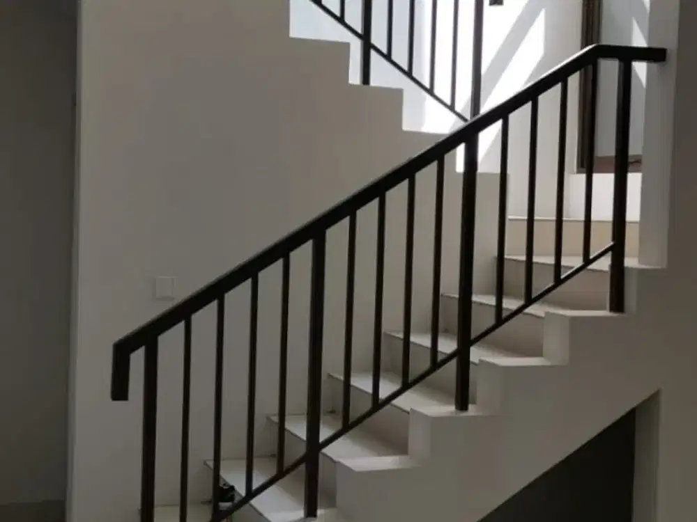 DIJUAL Rumah Prestigia The Eminent BSD CITY SIAP HUNI