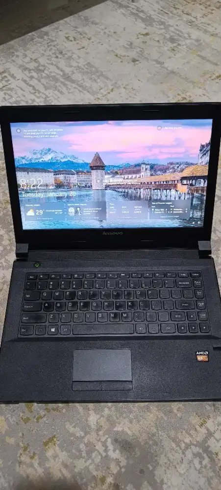 Laptop Lenovo AMD8