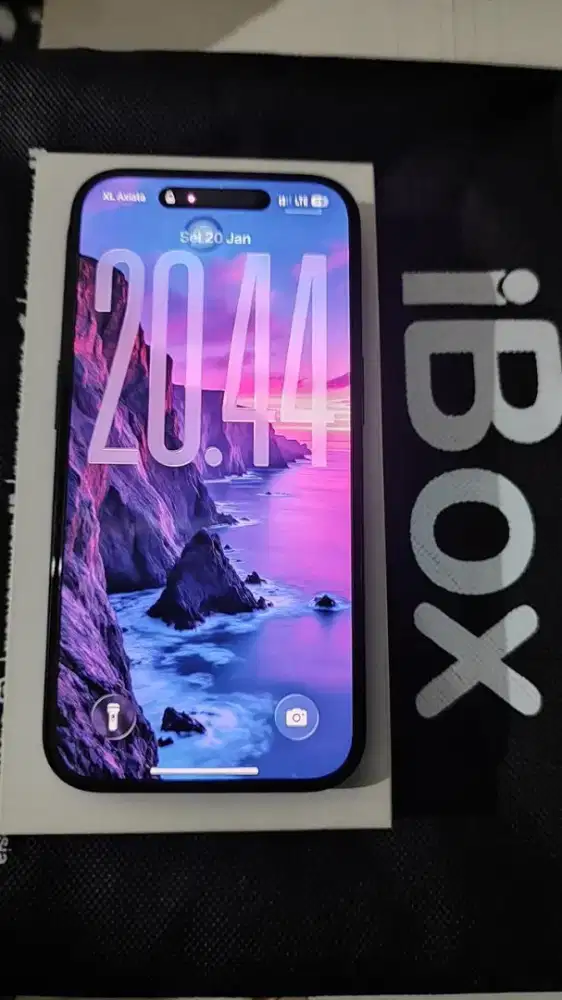 iPhone 16 iBox warna hitam