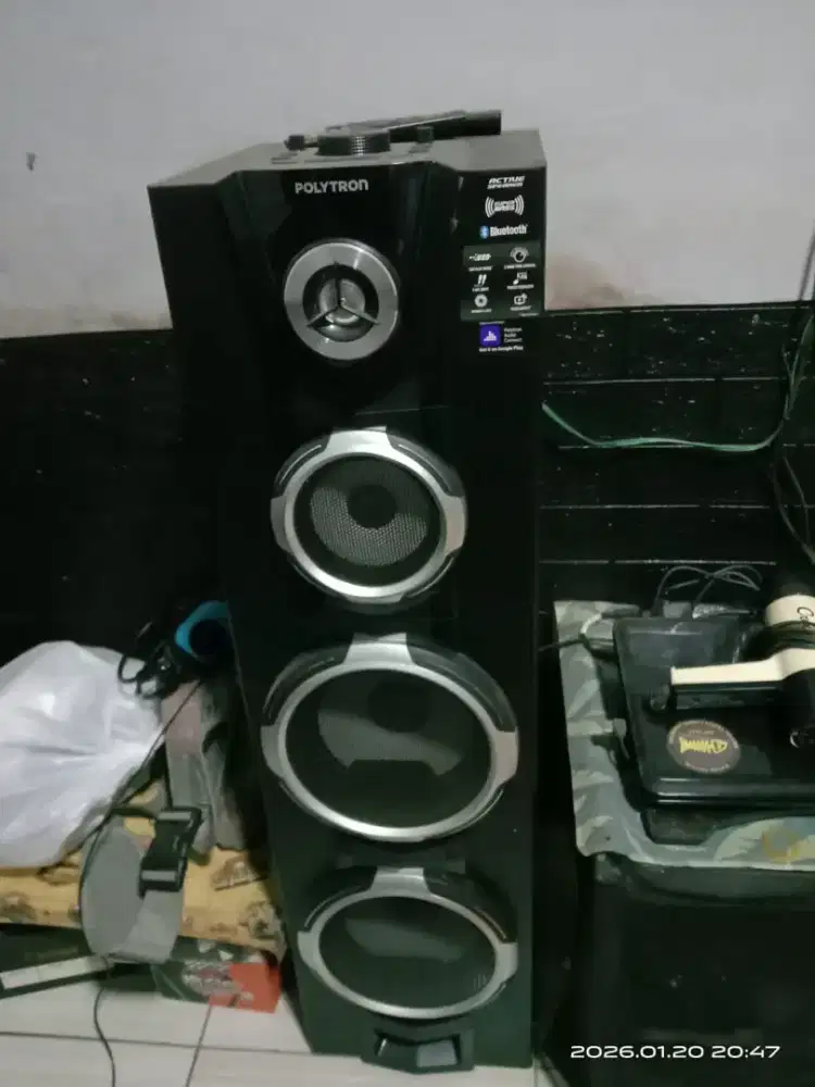 Speaker aktif polytron