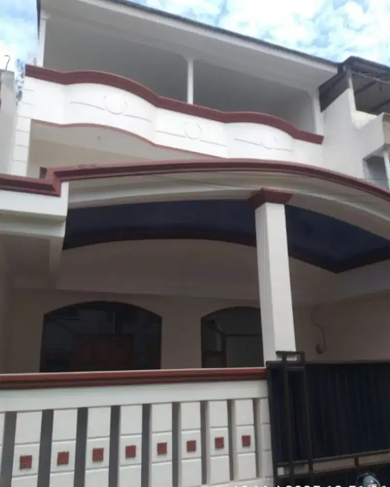 Dijual /Disewakan Rumah habis direnovasi seperti baru