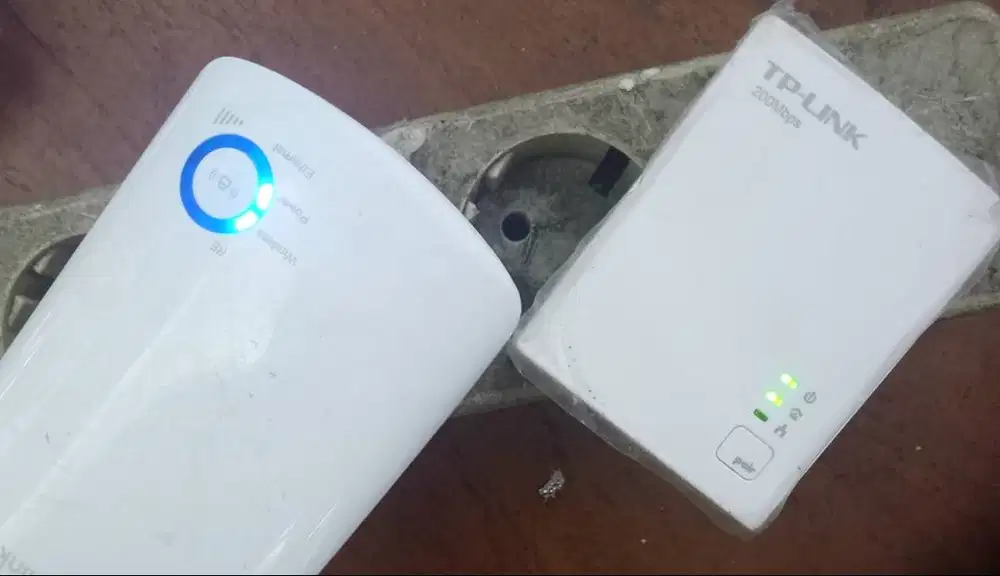 2Modem TP-Link 200 dan 300Mbps,Type TL-PA2010 danTL-WA-850RE,murah,NET