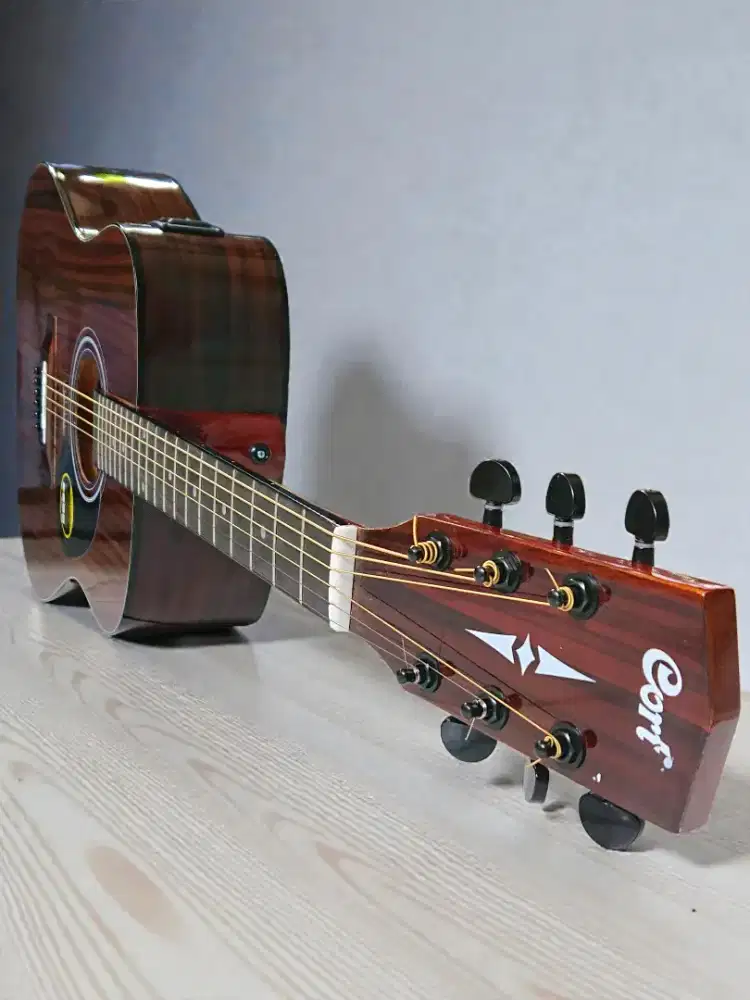 Gitar akustik elektrik cort