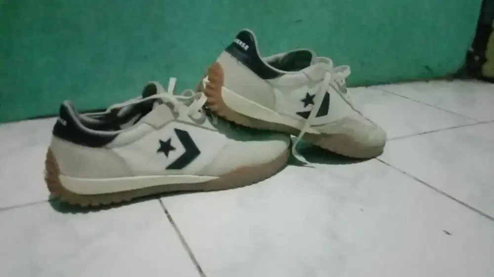 Sepatu converse