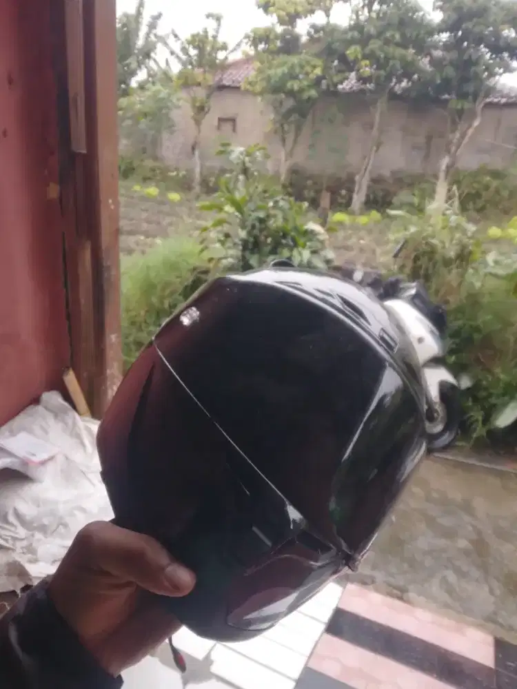 Helm full face KYT striker