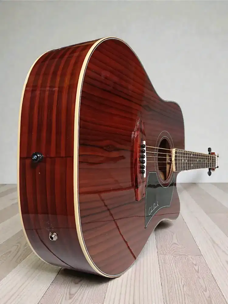 Gitar akustik elektrik cole clark