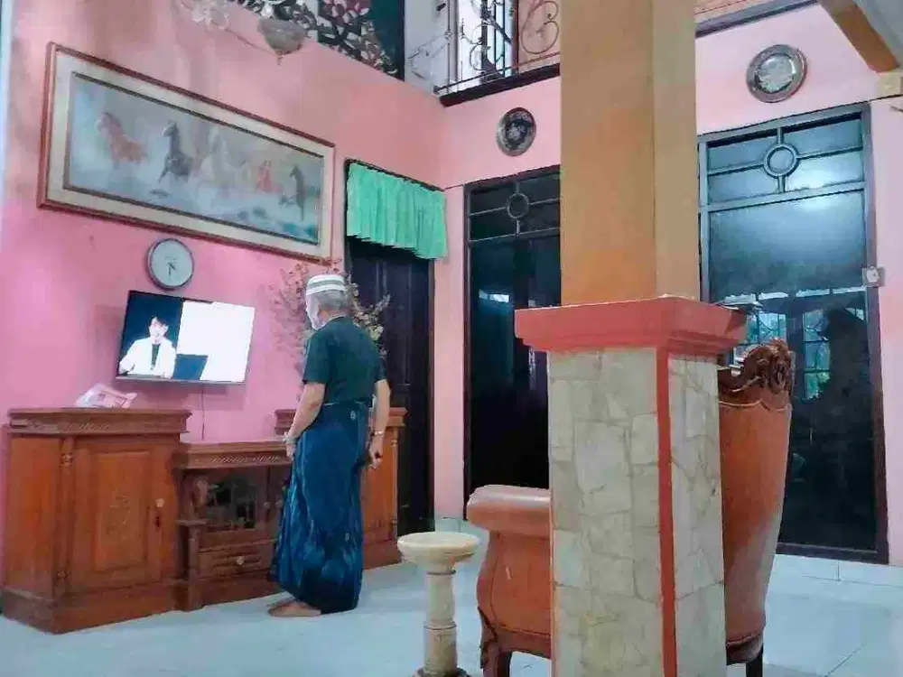 RUMAH HOEK DEPAN TVRI 2LANTAI DIBAWAH HARGA 1,9 M NEGO