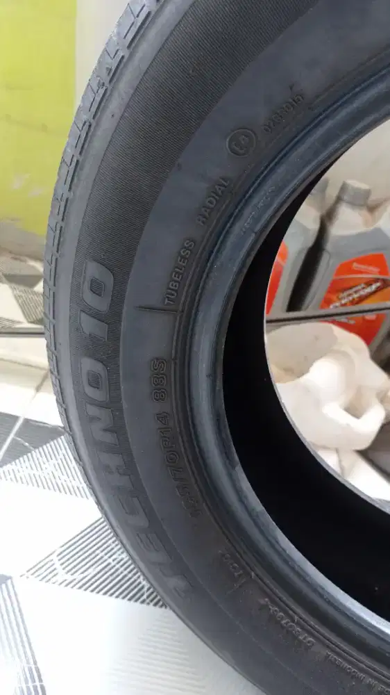 Ban Bridgestone Techno R14