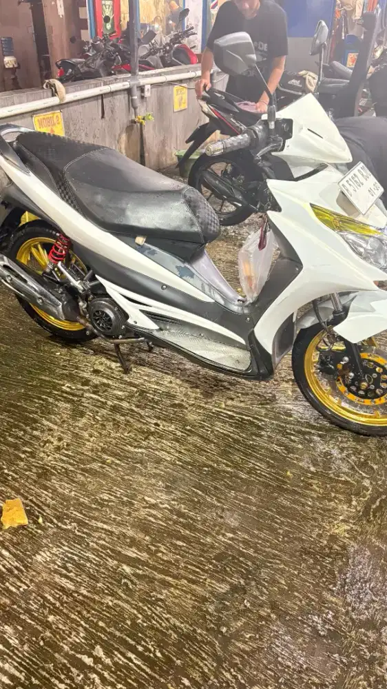 Dijual Suzuki Hayate 2011 warna putih