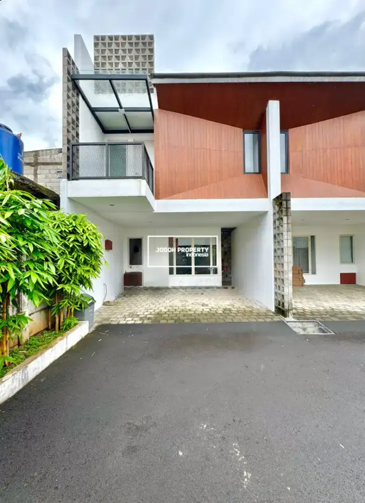 DIKONTRAKKAN RUMAH DI WILAYAH CIRENDEU DEKAT MRT LEBAK BULUS