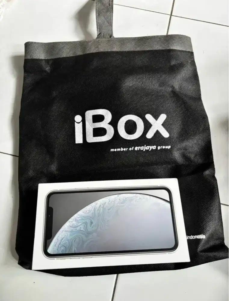 iPhone XR iBox Nominus
