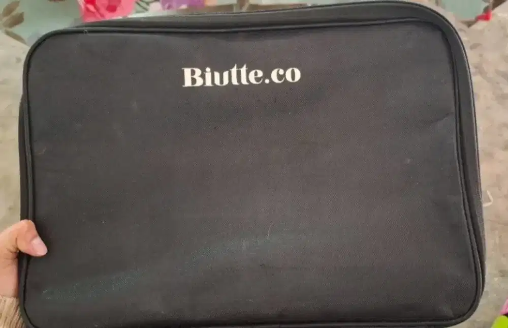 Make Up Bag Biutte.co (Bekas)