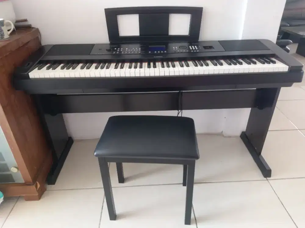 PIANO YAMAHA DGX 650B