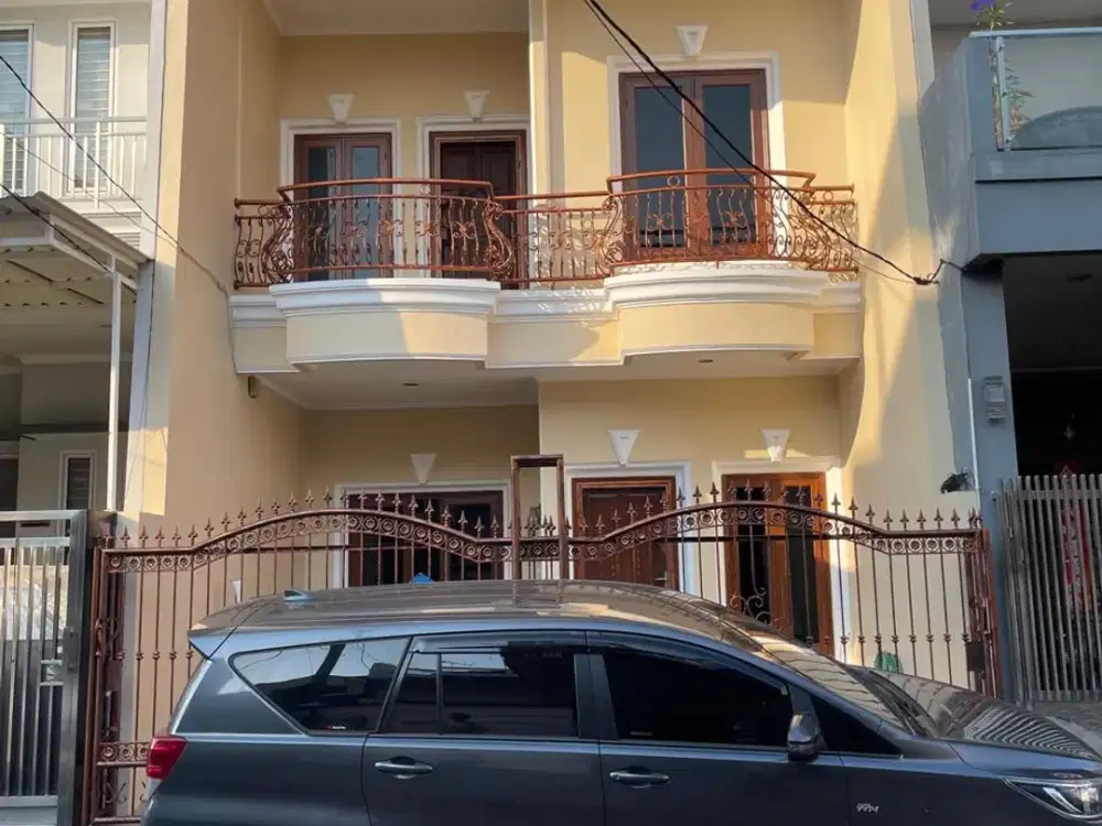 Rumah 2 Lantai di Taman Surya 3 Bebas Banjir