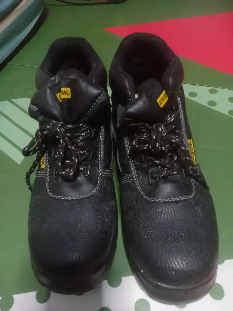 safety shoes kitchen