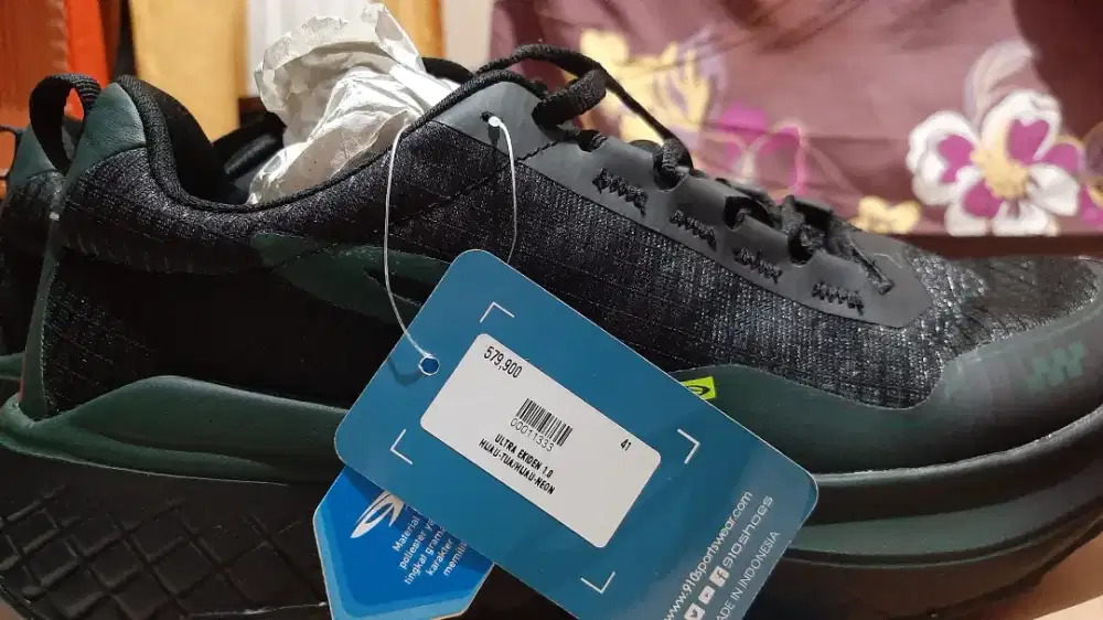 Sepatu Ultra Ekiden 1.0 Hijau Tua Size 41