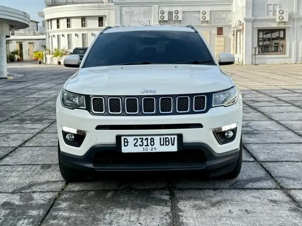 (km 42rb)Jeep Compass 1.4 AT. Longitude. Thn 2018. Putih. Perfect cond