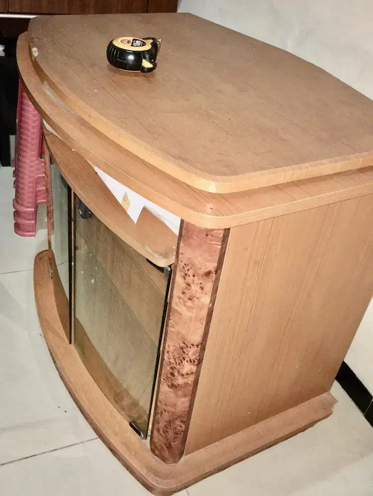 Meja TV lemari Layak pakai
