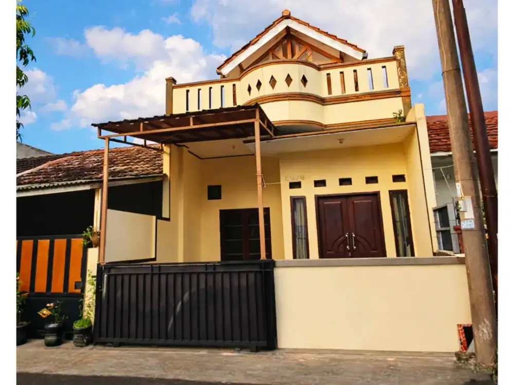 DIJUAL RUMAH 2 LANTAI BAGUS STRATEGIS SIAP HUNI MURAH SENTUL CITY