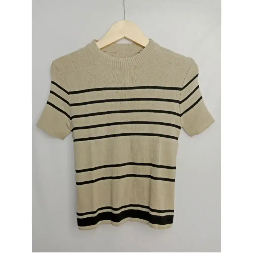 Atasan Rajut Garis garis