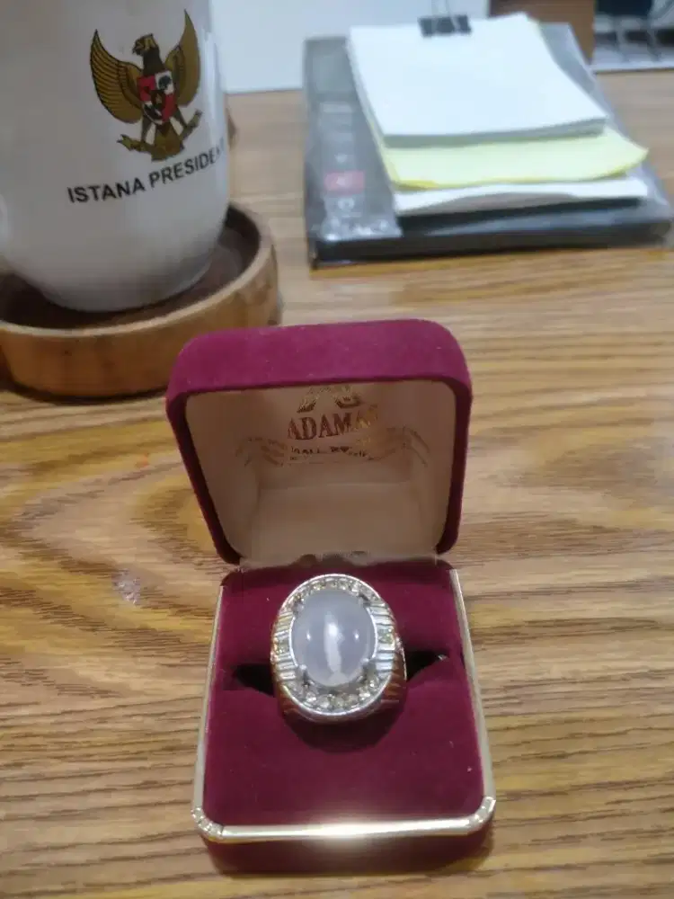 Cincin batu combong Sodo Lanang.