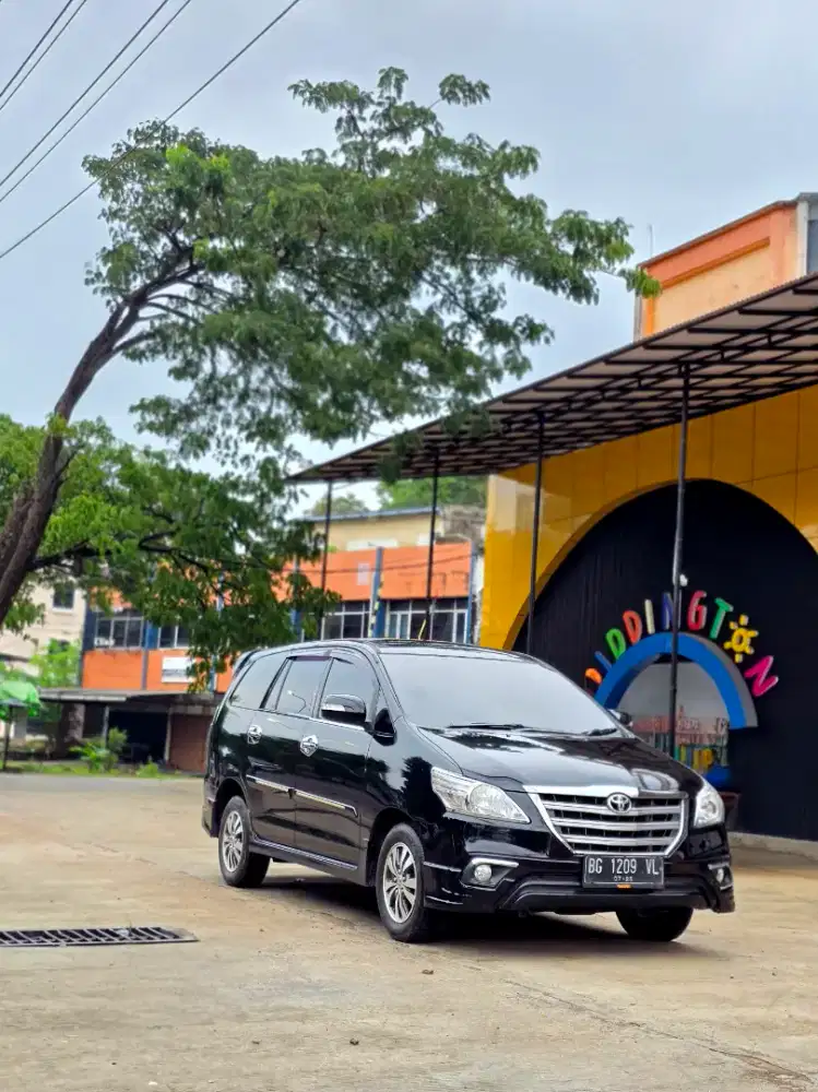 Innova 2.0 G Luxury AT 2015