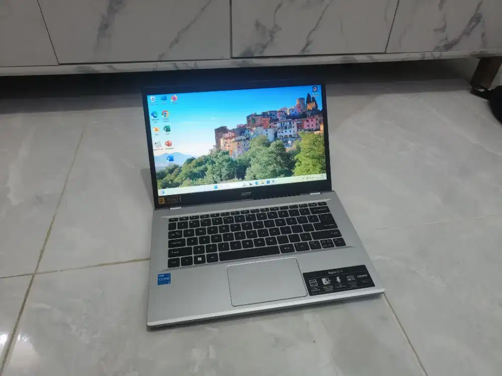 Acer core i3 N305 ram 8gb ddr5 ssd nvme 512gb laptop mulus siap pakai