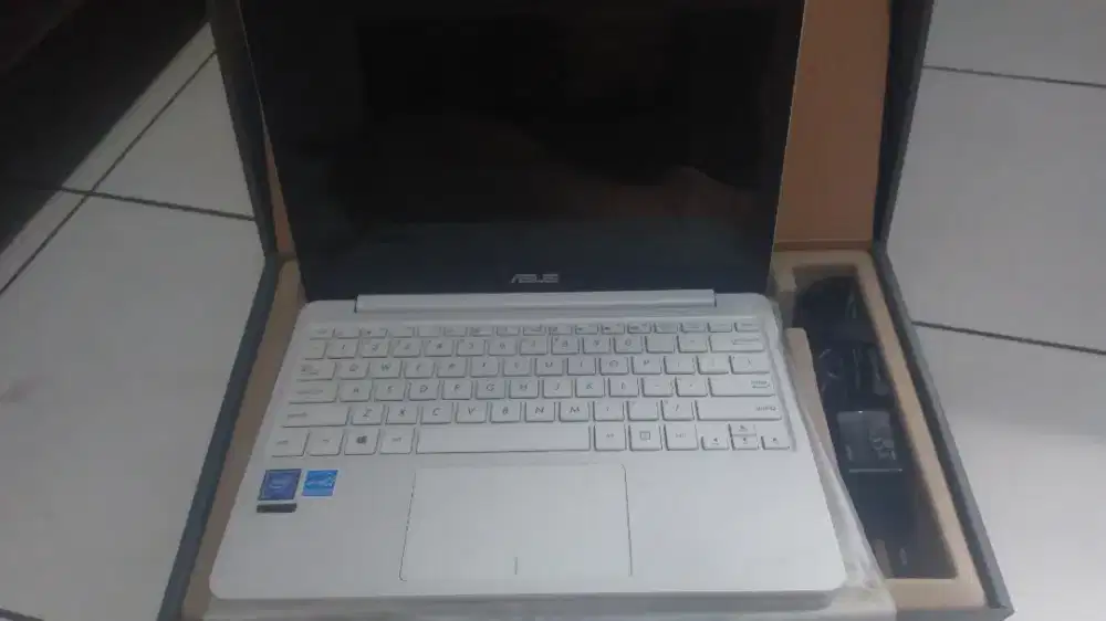 Notebook Asus E203 White