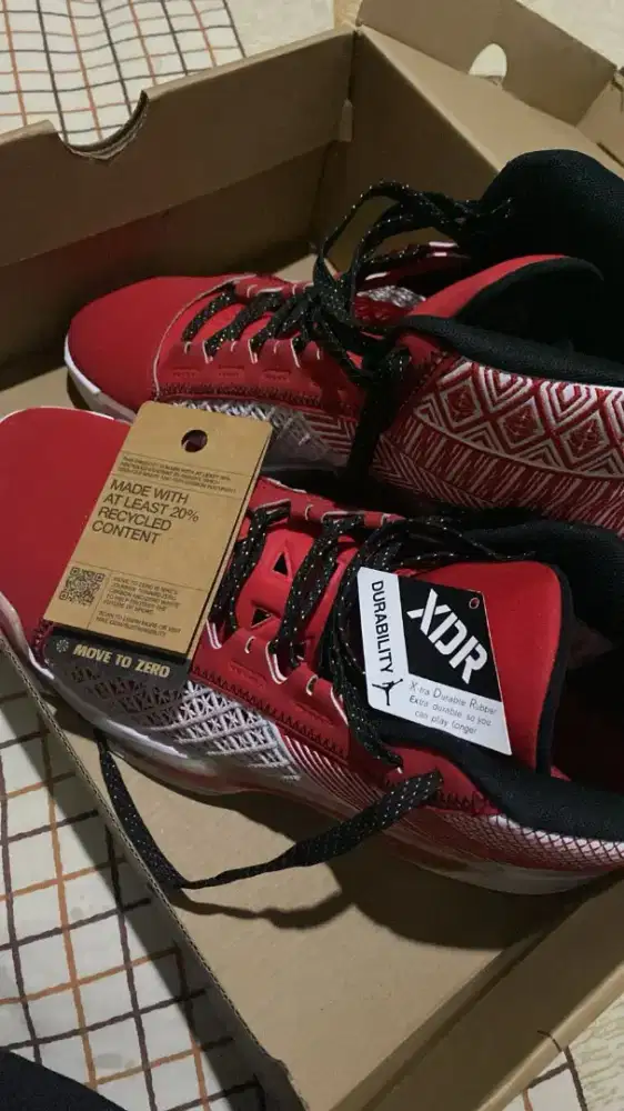 Di jual 1 pasang sepatu nike air jordan