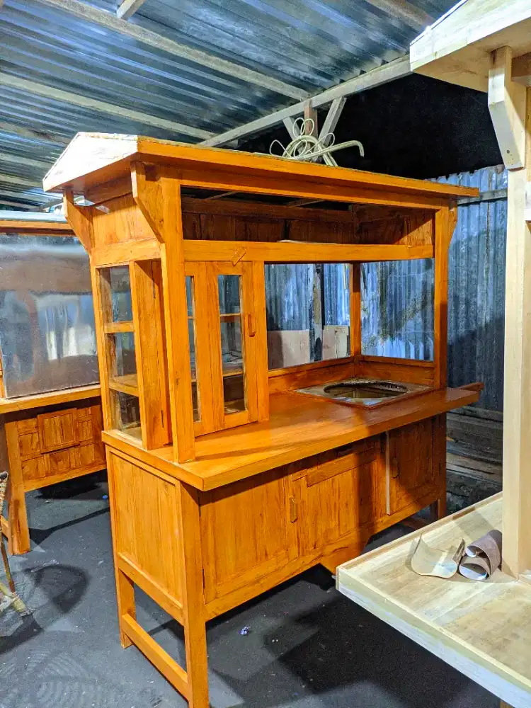 Gerobak bakso, gerobak angkringan, gerobak mie ayam, gerobak soto, dll