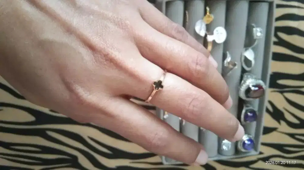 Cincin clov rosegold size 7 New aman untuk  hari hari