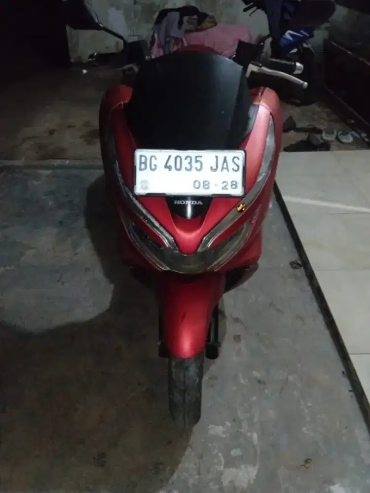 Dijual motor Honda PCX tahun 2018 pakean istri