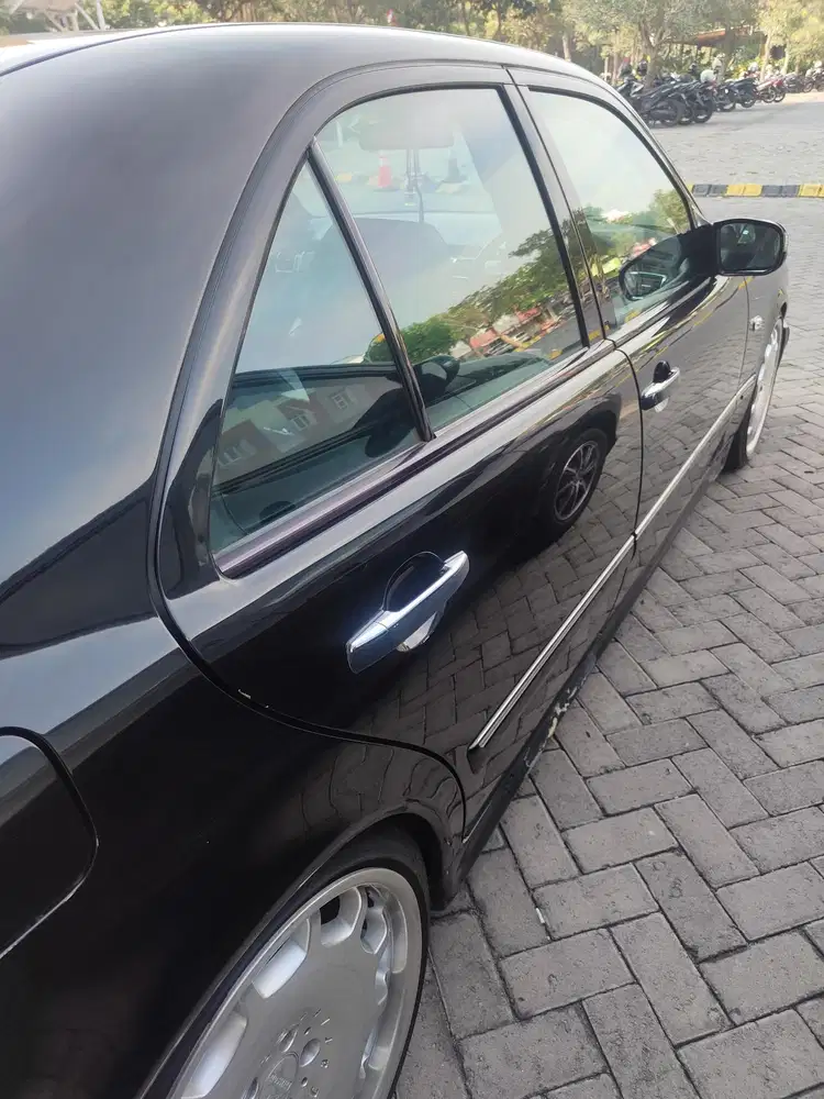 Mercedes-Benz E230 1998 Bensin