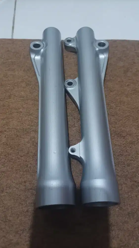 Di jual tabong shock depan scoopy 2021