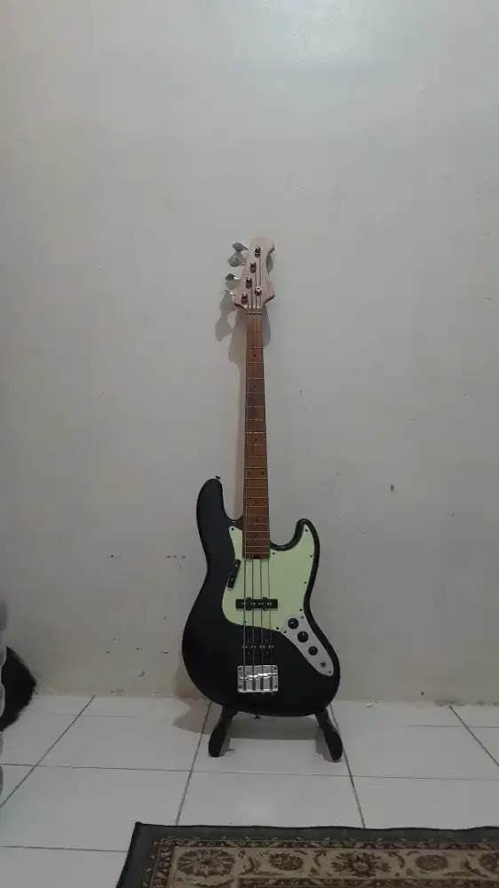 Bass Sqoe Model Name : SJB600