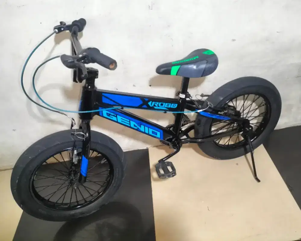 Sepeda BMX ukuran 16 ban jumbo lokasi normal