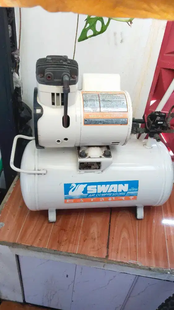 kompresor udara oilless Swan DR-175-22L.