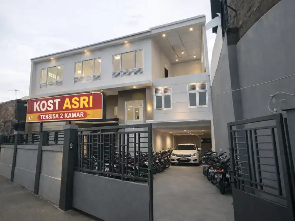 Rumah 2 Lantai Bangunan Besar Cocok di Renovasi jadi Kosan / Budget Hotel Dekat TOL & Bandara