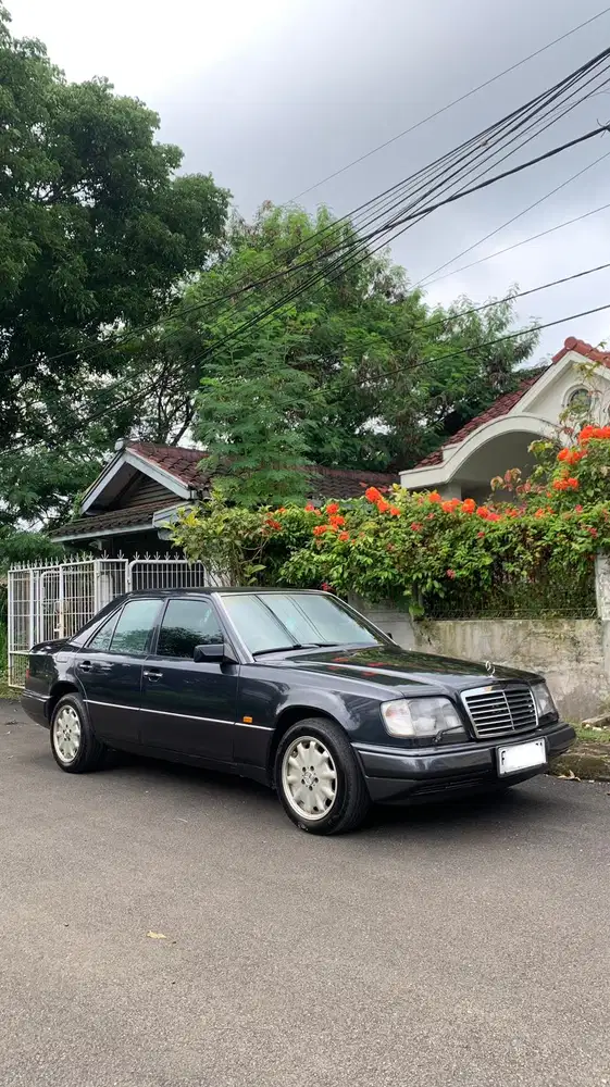 Mercedes-Benz E320 Masterpiece