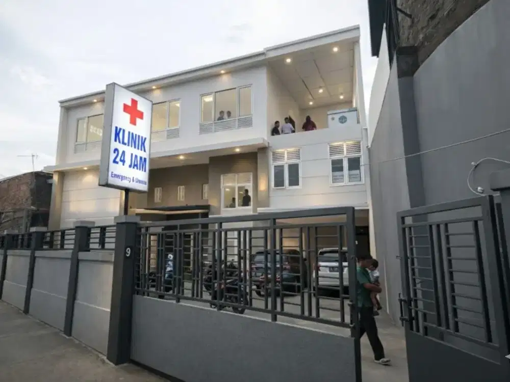 Jual Cepat Rumah Besar Dekat Pinggir Jalan Raya Pondok Gede Cocok Jadi Kantor / Workshop / Bisnis di Rumah