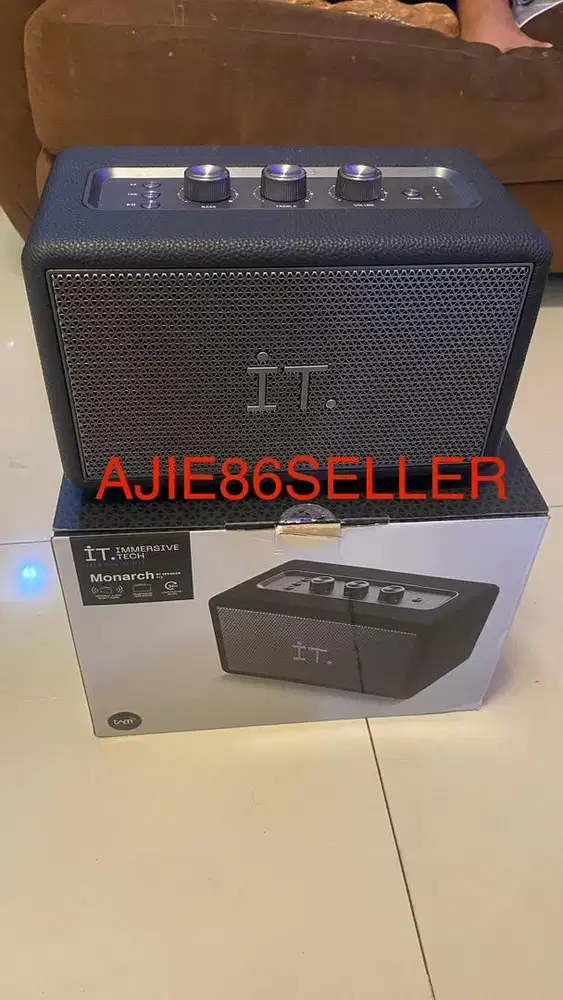 IT Monarch Model P12 Bluetooth Speaker like new