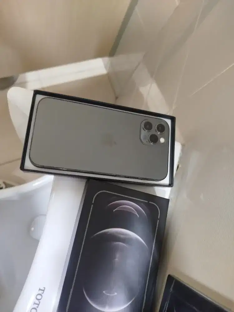 Iphone 12 pro 128gb satu satunya LTE