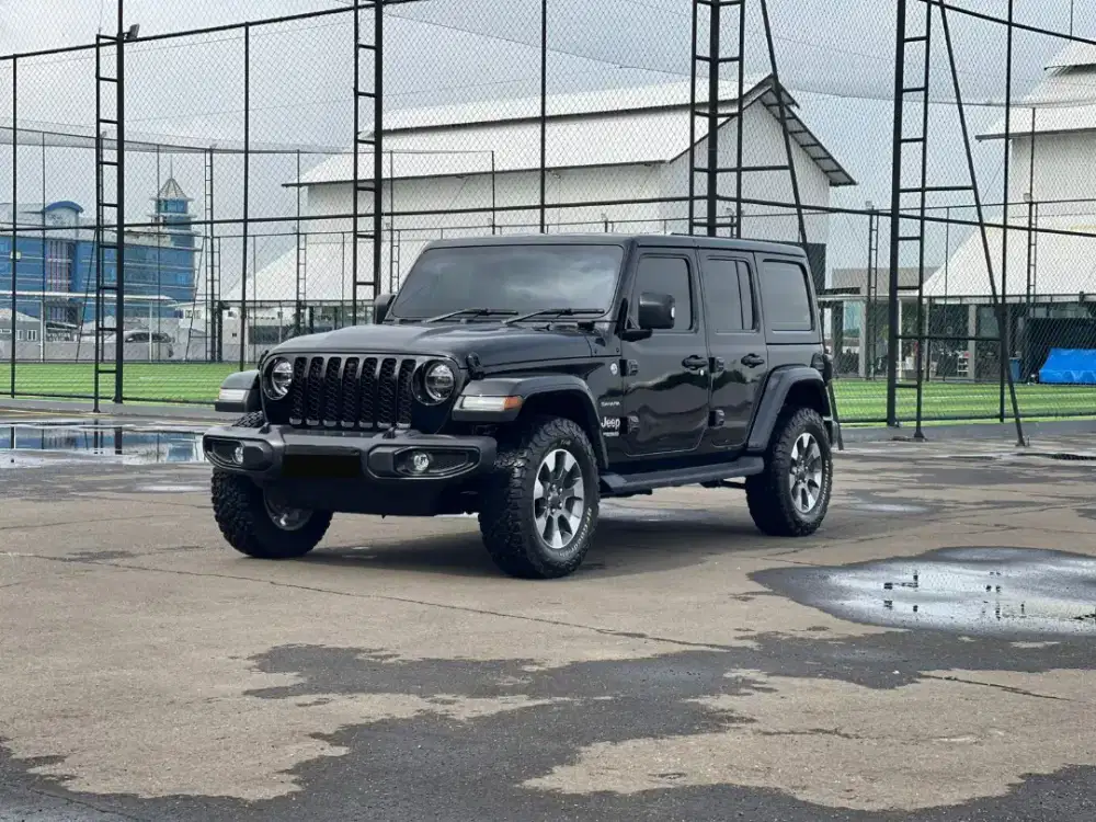 Jeep JL Sahara 2.0L 2023 NIK 2022 Black KM 15rb Low KM Perfect